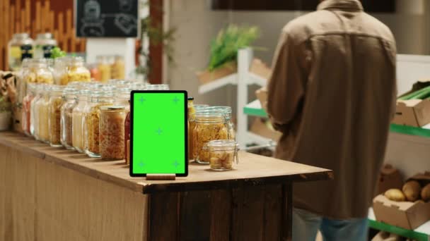 Mise Page Greenscreen Sur Tablette Supermarché Bio Local Produits Éthiquement — Video