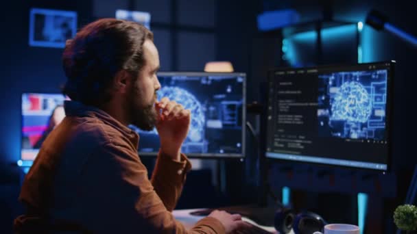 Programmatore Che Utilizza Computer Aggiornare Reti Neurali Intelligenza Artificiale Bere — Video Stock