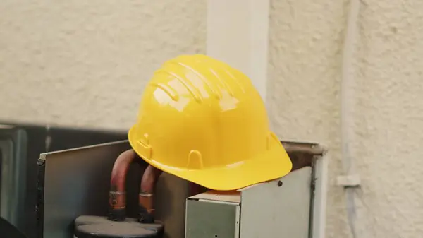 Extreme Close Yellow Safety Hardhat Top Out Order External Air — Stock Photo, Image