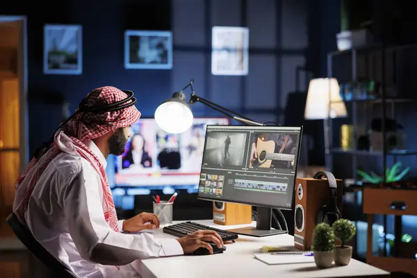 Middle Eastern Man Edits Video Information His Computer Screen Using — Stock Photo, Image