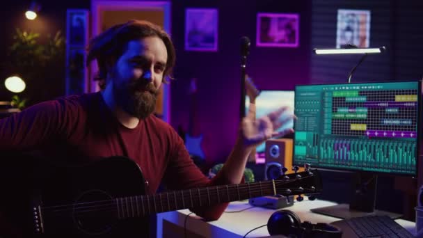 Guitarist Instruktor Výuky Kytaru Line Internetu Nahrávání Videa Smartphone Jako — Stock video