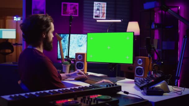 Producătorul Muzică Învață Folosească Consola Mixare Placa Sunet Folosind Lecții — Videoclip de stoc