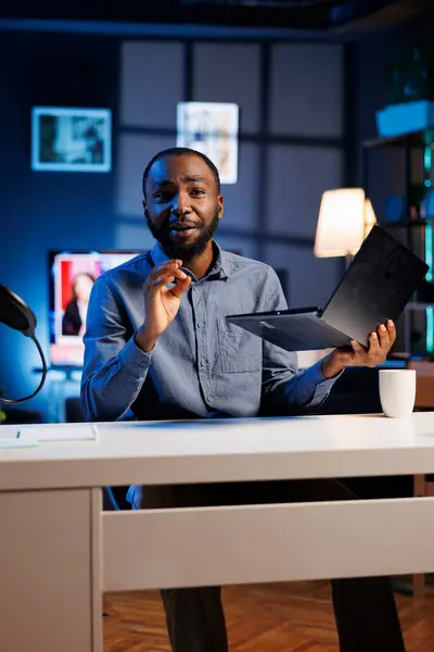 African American Entertainer Presenting Laptop Brand Sponsoring Video Urging Viewers — Stock Photo, Image