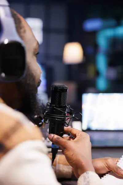 Black Guy Close Shot Seen Wearing Wireless Headphones Using Modern — Stock Photo, Image