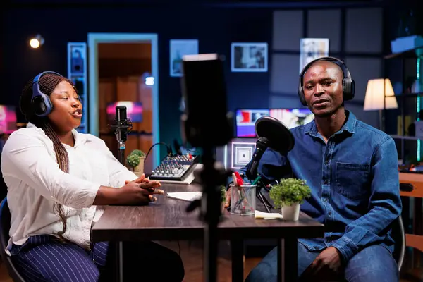 African American Content Creator Couple Talks Tech Home Studio Entertaining — Stock Photo, Image