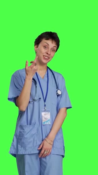 Visão Frontal Assistente Médica Pedindo Uma Pessoa Para Aproximar Contra — Vídeo de Stock