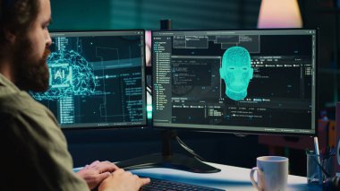 Programcının kahve içmesi yapay zekanın kendine gelip varoluşsal sorular sormasıyla yarıda kesildi. Geliştirici konuşmak isteyen yapay zeka tarafından engellendi, Kamera A