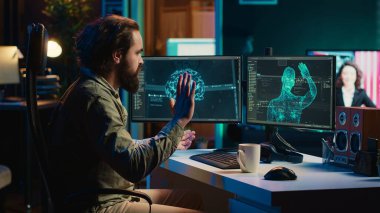 AGI 'nin siber uzayda insan formu kazandığının farkında olmak, el sallamak, kahve içerken adamı şok etmek. Yapay zeka bilinçli hale geliyor, spam klavye, kamera A 'yı telaşlandırıyor.