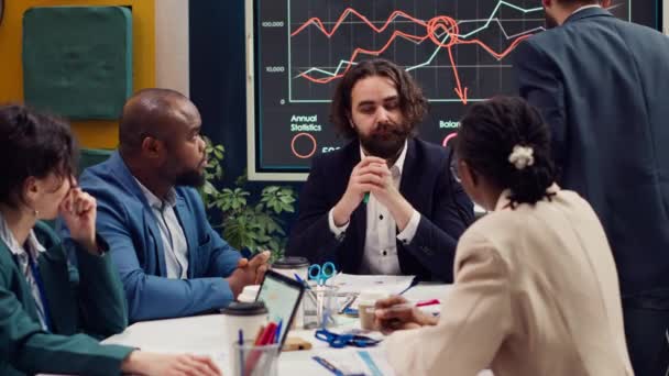 Business Team Proberen Risico Van Onvoorziene Gebeurtenissen Verstoringen Elimineren Bespreken — Stockvideo