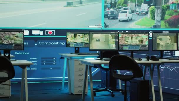 国家保护机构总部配备雷达系统和卫星监视设备 通过录像观测交通情况 用于监测检查的办公室空间 — 图库视频影像