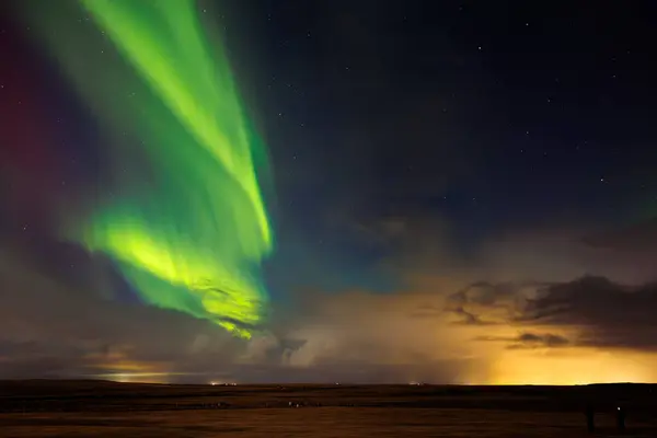 Aurora Borealis Visas Över Isiga Landskap Och Glittrande Natthimmel Island — Stockfoto