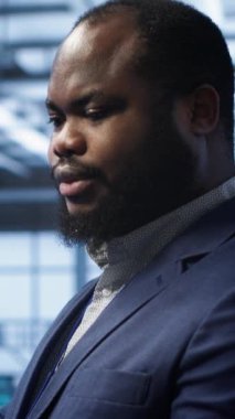 Sunucu çiftliğindeki dikey video yönetimi, yavaş veri transfer oranlarına yol açan ağ sorunlarını çözmek için dizüstü bilgisayar kullanıyor. Bilgi Merkezi çalışma alanı düzeltme uzmanının kapatılması süper bilgisayarları etkileyen hatalar