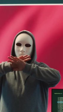 Yüksek teknolojili Çin hackleme bürosu, dijital tehditler ve politik casusluk konusunda dikey video korsanı uzmanı. Bilgi savaşında siber terör, propaganda ve kriz yönetimi