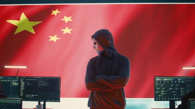Çinli isimsiz hackerlar grubu Çin Siber Güvenlik Merkezi 'nde ulusal bayrak ile suç faaliyetlerini ve propagandayı denetliyor. Otokrasi ve diktatörlükle ilgili sahte haberler yaymak. Kamera B.