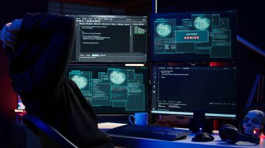 Hacker 'ın şirket tarafından şirket casusluğu yapmak ve pazar avantajı kazanmak için rakip ürünler hakkında bilgi çalmak üzere gizlice anlaşmasının ardından hata mesajı alması reddedildi.