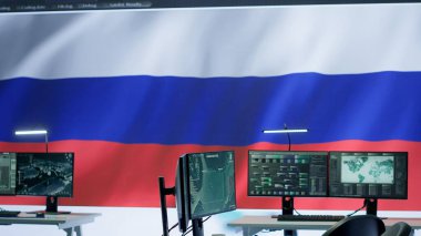 Rus askeri karargahı istihbarat toplamak ve halkı korkutmak için sahte haberler vermek ve savaş propagandası yapmak üzere yüksek teknolojili ekipmanlarla donatılmış. Ordu için boş kontrol merkezi. Kamera A.