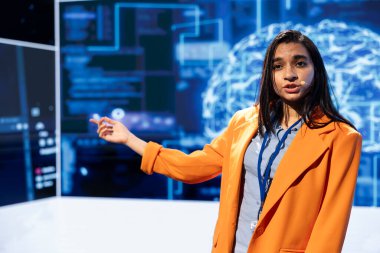 Sahnede konuşan konuşmacı, dünyanın dört bir yanından önde gelen uzmanlar, araştırmacılar, yenilikçiler ve şirketleri yapay zeka ve makine öğrenmesindeki son gelişmeleri incelemek üzere bir araya getiriyor.