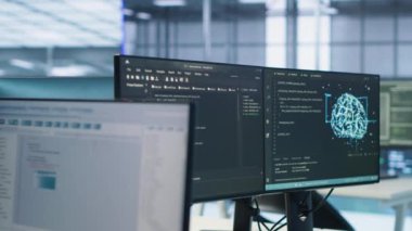 Veri merkezindeki bilgisayarlar, yapay zekanın büyük veri tabanlarını işleyebilmesi için gerekli hesaplama kaynaklarını sağlıyor. Makine öğrenimi için kullanılan sunucu odası depolama verisi