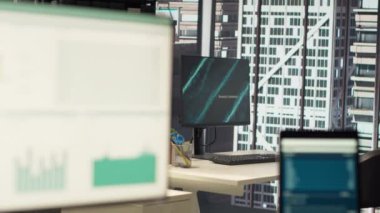 Verimliliği artırmak için gelişmiş teknolojiye sahip boş yüksek kalitede ofis çalışma alanı, iş dünyasındaki profesyonellerin finansal stratejilere odaklanmasına yardımcı oluyor. Küresel girişim başarı hedefleri.