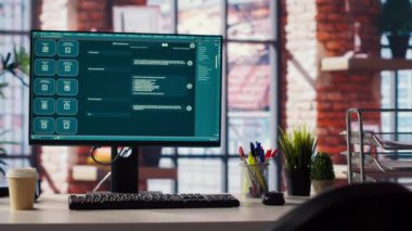 Merkez ofisteki bilgisayardaki AI LLM Chatbot yazılım arayüzü sanal asistanın cevap iletilerini gösteriyor. Kullanıcı ile yapay zeka yoluyla iletişim kuran PC üzerindeki büyük dil modeli programı, yakın plan