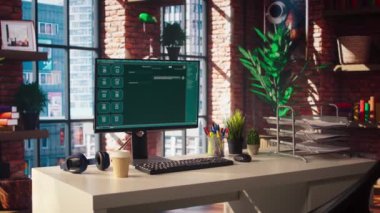 Modern ofis bilgisayarındaki AI LLM Chatbot GPT yazılımına odaklan. Kullanıcı ile yapay zeka yoluyla iletişim kuran bilgisayar ekranındaki büyük dil modeli uygulamasının görüntüsü