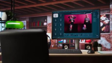 PC monitöründe fotoğraf oluşturan görüntü anlama yeteneğine sahip üretici yapay zeka GPT. Bilgisayar ekranında yapay zeka asistanı yüksek çözünürlüklü canlı benzeri görüntüler yüklüyor