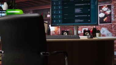 AI LLM Chatbot yazılım arayüzü merkez ofisteki PC 'de sanal yardımcı kullanıcı cevapları gösteriyor. Yapay zeka kullanarak monitörde geniş bir dil modeli uygulaması.