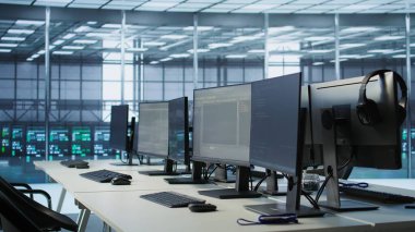 Ağ donanımının korunması için kullanılan yüksek teknoloji veri merkezi işletmelerinde tableti kapatın. En iyi sistem performansını sağlamak için sunucu çiftliğindeki aygıta odaklan