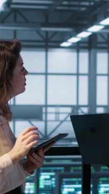 Veritabanında bilgisayar ve tablet kullanan dikey video geliştiriciler, güvenlik yamalarını çalıştıran, güvenlik duvarını koruyan. Sunucu tarım işçileri kırılganlık taramaları yapmak için aygıtlar kullanarak verileri sağlıyorlar.