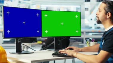 Güneş panelleri güneş enerjisini kullanan yeni teknolojiler geliştirmek için izole ekran bilgisayarı kullanıyor. Fotovoltaik fabrikası mühendisi verimliliği arttırmak için model bilgisayar üzerinde çalışıyor, kamera B