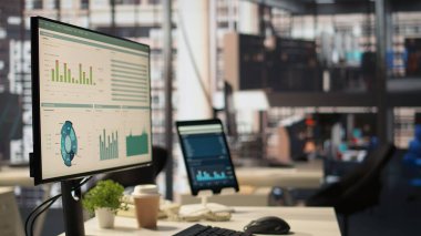 Verimliliği artırmak için gelişmiş teknolojiye sahip boş yüksek kalitede ofis çalışma alanı, iş dünyasındaki profesyonellerin finansal stratejilere odaklanmasına yardımcı oluyor. Küresel girişim başarı hedefleri.