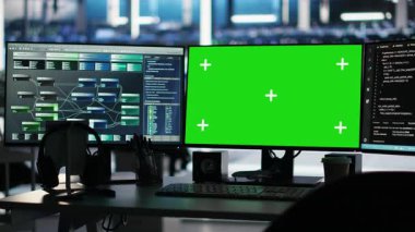 Veri merkezi izleme altyapı performansında yeşil ekrandaki görsel programlama sistemleri. Sunucu merkezinde krom anahtar görüntüleme düğümlü ağaç programlama cihazları algılama sorunları