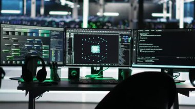 Veri merkezindeki bilgisayar sistemleri ağ kaynaklarını bağlantıları görselleştiren düğüm ağacı yazılımı kullanarak yönetiyor. Etkili veri işleme ve depolama olanağı sağlayan görsel programlama araçları