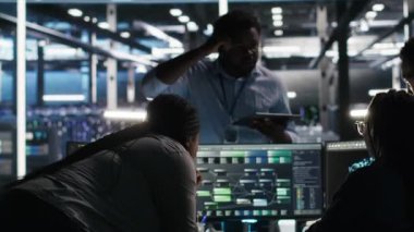 Veri merkezi takım çalışması programcıları altyapı performans sorunlarını tanımlamak için düğüm ağacı aracı kullanıyorlar. Sunucu merkezi meslektaşları veri analiz grafiğini gözden geçiriyorlar