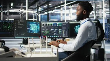 Sistem sağlığını optimize etmek için yapay zeka sinir ağı ağaç programını kullanarak sunucu merkezi yönetimi. Veri Merkezi Bilgi İşlem Uzmanlığı Yapay Zeka görsellemesi, kamera A kullanarak ekipman analizi sorunları