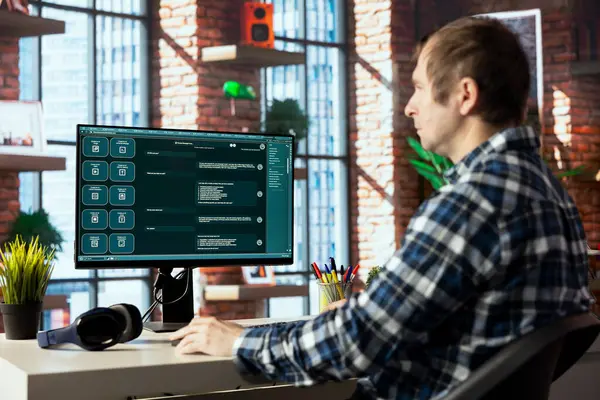Yapay zeka GPT kullanan içerik yaratıcısı, doğal ses veren insan dilini anlamak ve üretmek için büyük miktarlarda metin verisi üzerine eğitilmiş. Uzaktan çalışan LLM motorlu sohbet robotu kullanıyor