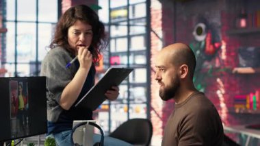 Yapım ekibi, sosyal medya makaralarında içerik oluşturmak, pazarlama ve markalaşmayı artırmak ve mevcut medya eğilimleri ve paraya dönüştürmek için yazılım ve yapay zeka kullanıyor. Kamera B.