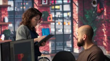 Oyun geliştiricisi yapay zeka araçları kullanarak Mars merkezli sanal istasyon yarattı. Futuristik program oyun tasarımı ve gelişimini optimize etmek için verileri derin öğrenme ve otomasyon ile işler. Kamera B.