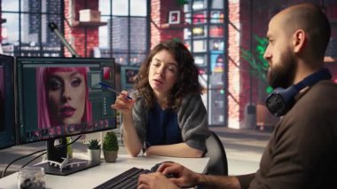 Yapay zeka üzerinde işbirliği yapan fotoğrafçılar görüntü araçları için metin kullanarak materyal oluşturdular. Düzenleme yazılımı fotoğraf rötuşlaması için otomasyon ve gelişmiş derin öğrenme çözümleri sağlar. Kamera A.