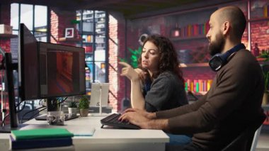 İki geliştirici takım bilgisayar üzerindeki sanal yapay zeka asistanıyla bir oyun merkezi tasarlamak için iletişim kurarak, bir bilim kurgu video oyunu için fütüristik uzay istasyonu tasarımları üretmek için makine eğitimi kullanırlar. Kamera A.