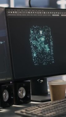 Veri merkezinde çift monitörlü yapay zeka yapay zeka geliştirme çalışma istasyonunun dikey videosu. Sinirsel ağ algoritmalarının performansını ve el bilgisayarını izlemek için kullanılan sunucu odası bilgisayarları