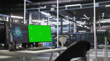 Veri merkezinde kurulmuş, sunucu altyapısını denetleyen, yapay zekaya güç veren yeşil ekran bilgisayarı. Krom anahtar arka uç sistemlerini izlemek için kullanılır