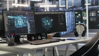 Derin öğrenme modellerini görselleştiren makine öğrenme yazılımıyla donatılmış veri merkezi çalışma istasyonu. Sunucu odasındaki yüksek performanslı bilgisayarlar yapay zeka kodu çalıştırıyor