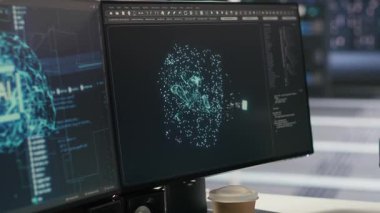 Veri merkezi PC ekranları, AI model geliştirme ve otomasyon iş yüklerinde kullanılan izleme arka ucu altyapı performansını gösterir. Sunucu donanımını denetleyen çalışma istasyonu gözlemcileri