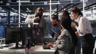 Veri merkezindeki mühendislik ekibi, PC monitöründen kritik hata görüntüsü aldıktan sonra panikledi. Sunucu odası çalışanları düşük vites performansına yol açan hatalar yüzünden alarma geçtiler.