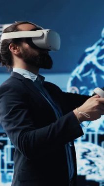 VR gözlükleri ve yapay zeka beyni kullanan dikey video bilişim uzmanı, makine öğrenimi için arayüz içinde veri görselleştirme sibernetiği üzerinde çalışıyor. Yüksek teknoloji aygıtı için