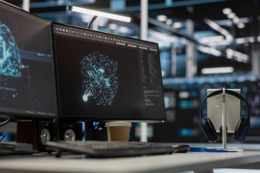 Sunucu odasındaki bilgisayar ekranlarını kapatın. Yapay zekayı izleyin. Nöral ağların verilerini ve analizlerini görselleştirin. Bilgisayar, sunucuların makine öğrenme işlemlerini denetlemesini görüntüler