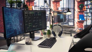 Gösterişli masaüstü çalışma alanı yapay zeka ve veri bilimi için aktif kod pencereleri gösterir. Ağ güdümlü makine öğrenmesinde yeniliğin ve gelişimin özünü yakalar..