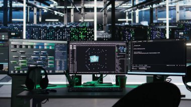 Veri merkezindeki bilgisayar sistemleri ağ kaynaklarını bağlantıları görselleştiren düğüm ağacı yazılımı kullanarak yönetiyor. Etkili veri işleme ve depolama olanağı sağlayan görsel programlama araçları