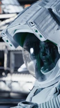 Kırmızı gezegen yolculuğu sırasında kokpitteki yörüngesel navigasyon verileri için kullanılan dikey video Mockup defteri. Görüntüleme monitörünün yanındaki uzay aracını kontrol etmek için kullanılan yeşil ekran dizüstü bilgisayarı